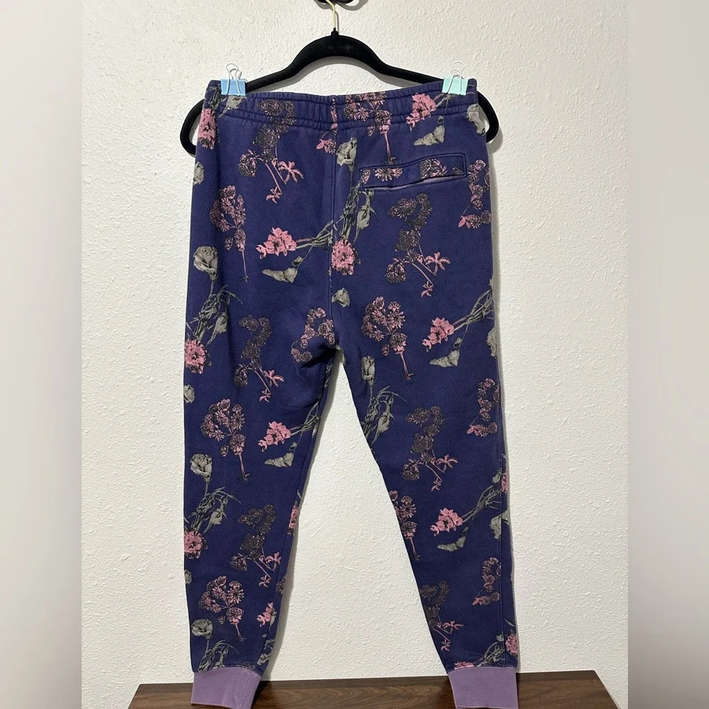 Nike floral Sweats - Picture 3 of 3